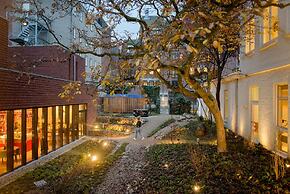 The Green Elephant Hostel & Spa