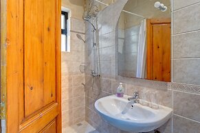 Traditional Maltese Townhouse, Roof Terrace and Views