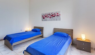 Spacious Seafront Apartment With Stunning Views