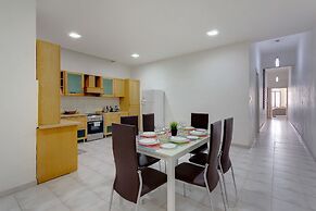 Spacious Seafront Apartment With Stunning Views