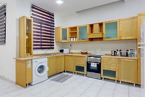 Spacious Seafront Apartment With Stunning Views