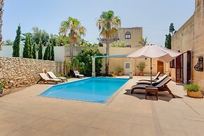 Superlative 4 Bedroom Villa With Private Pool