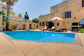 Superlative 4 Bedroom Villa With Private Pool