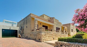 Superlative 4 Bedroom Villa With Private Pool