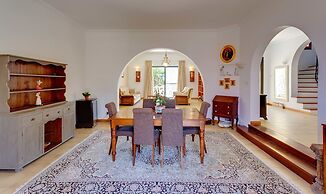 Superlative 4 Bedroom Villa With Private Pool