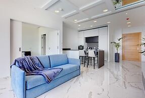 Stunning Apt Sea Views in Tigne Point, With Pool