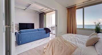 Stunning Apt Sea Views in Tigne Point, With Pool