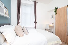 West Mount Apartment