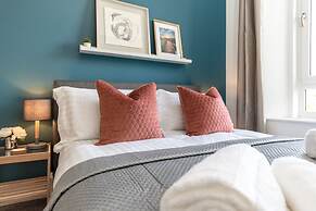 West Mount Apartment