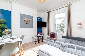 West Mount Apartment