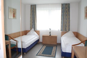 HOTEL RIESENJunior by Trip Inn