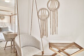 Volcano Luxury Suites Milos - Adults Only