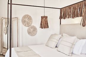 Volcano Luxury Suites Milos - Adults Only