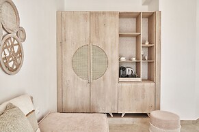 Volcano Luxury Suites Milos - Adults Only