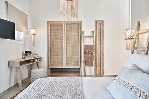 Volcano Luxury Suites Milos - Adults Only