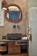 Volcano Luxury Suites Milos - Adults Only