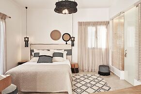 Volcano Luxury Suites Milos - Adults Only