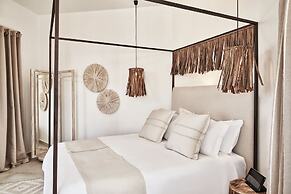Volcano Luxury Suites Milos - Adults Only