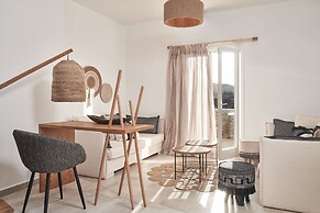 Volcano Luxury Suites Milos - Adults Only