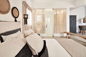 Volcano Luxury Suites Milos - Adults Only