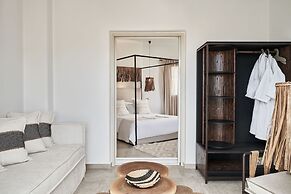 Volcano Luxury Suites Milos - Adults Only