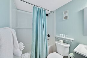 Boardwalk Condos by Hosteeva