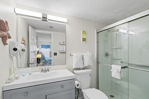 Boardwalk Condos by Hosteeva