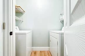 Boardwalk Condos by Hosteeva