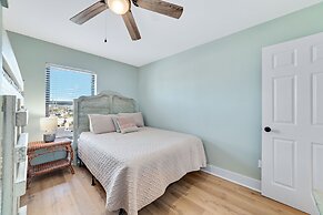 Boardwalk Condos by Hosteeva