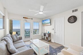 Boardwalk Condos by Hosteeva