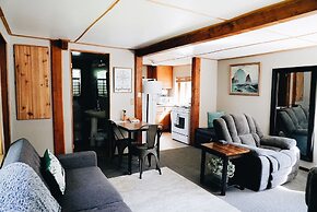 Hope Alaska's Bear Creek Lodge