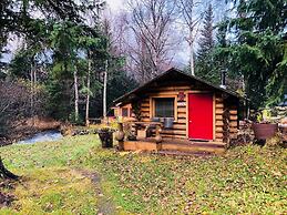 Hope Alaska's Bear Creek Lodge