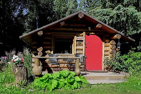 Hope Alaska's Bear Creek Lodge