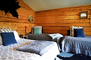 Hope Alaska's Bear Creek Lodge