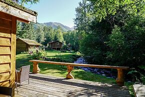 Hope Alaska's Bear Creek Lodge