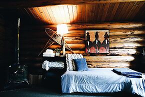 Hope Alaska's Bear Creek Lodge