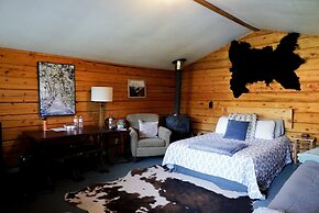 Hope Alaska's Bear Creek Lodge