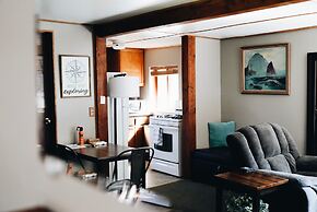 Hope Alaska's Bear Creek Lodge