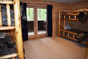 The Three Bear Lodge in Blue Ridge