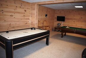 The Three Bear Lodge in Blue Ridge