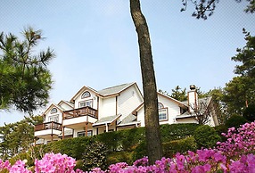 Petit Maison Pension