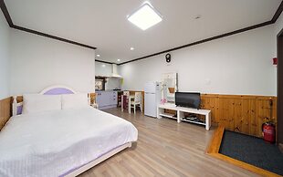 Petit Maison Pension