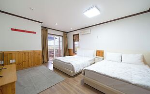 Petit Maison Pension