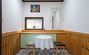 Petit Maison Pension