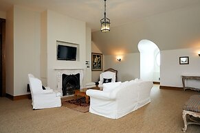 Campbell Point House