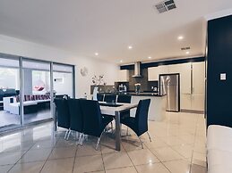 Hollywood Tree House