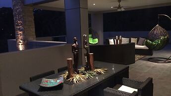 Hollywood Tree House