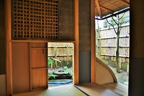 Cottage EMI