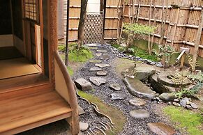 Cottage EMI