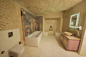 Caftan Cave Suites